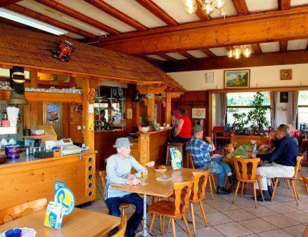 Hotel-Buffet De La Gare Château-d'Oex Exterior foto