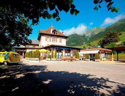 Hotel-Buffet De La Gare Château-d'Oex Exterior foto
